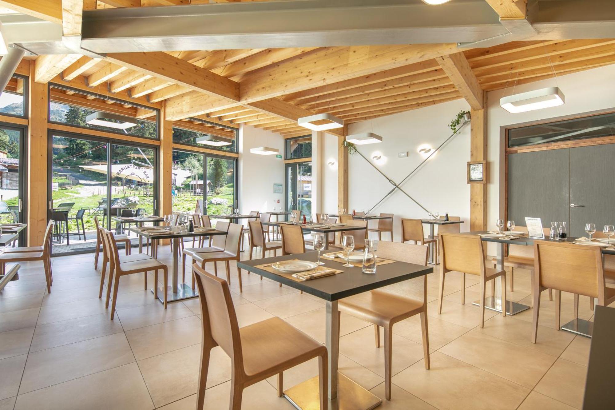 Vvf Les 7 Laux Massif De Belledonne Hotell Prapoutel Exteriör bild